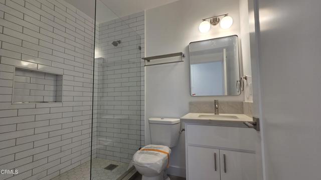 Detail Gallery Image 10 of 24 For 917 N Ridgewood Pl, Los Angeles,  CA 90038 - 3 Beds | 3 Baths