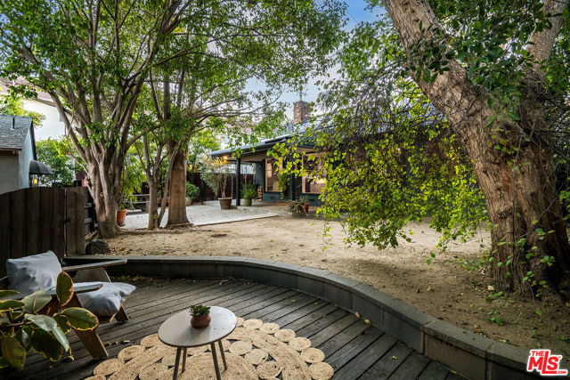 4838 Coldwater Canyon Avenue, Sherman Oaks CA: https://media.crmls.org/mediaz/d0321a15-7c51-479e-893a-3dc1381c2c66.jpg
