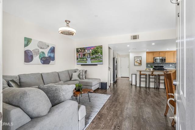 Detail Gallery Image 8 of 48 For 646 Green River St, Oxnard,  CA 93036 - 3 Beds | 2/1 Baths