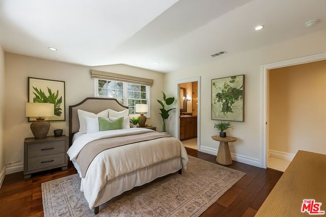 15401 Brownwood Place, Los Angeles CA: https://media.crmls.org/mediaz/d032f0e5-7df5-4603-ae1d-54c358e93de9.jpg