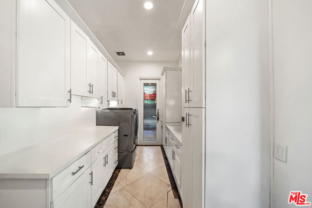 1821 Chastain, Pacific Palisades CA: https://media.crmls.org/mediaz/d0332cf3-e473-4215-8109-f60ce8b415ab.jpg