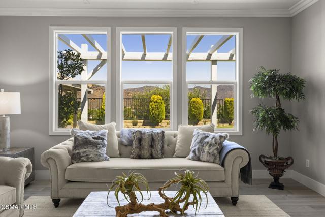 1915 Hazel Nut Court, Agoura Hills CA: https://media.crmls.org/mediaz/d0338f78-4e4b-4bdb-8782-0e80fb9bddf7.jpg