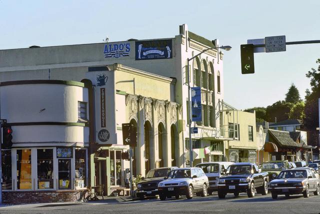 3475 N Main Street, Soquel CA: https://media.crmls.org/mediaz/d033c25b-edbc-405a-9da9-f62fc237564f.jpg