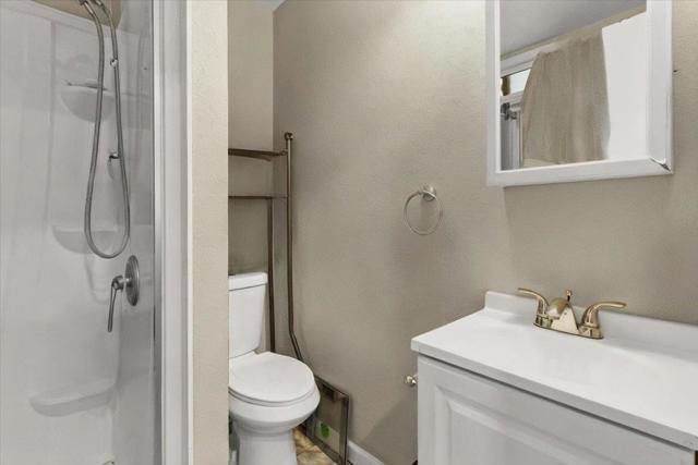20 Russell Rd Street, Salinas CA: https://media.crmls.org/mediaz/d033f609-eb6a-40c8-aab5-d4b21fc9e1d6.jpg