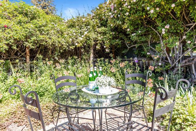928 Peggy Lane, Menlo Park CA: https://media.crmls.org/mediaz/d0356f23-6f02-4ea3-9cea-980399272598.jpg