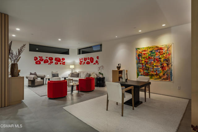 33433 Decker School Road, Malibu CA: https://media.crmls.org/mediaz/d035d529-b2c6-4ed6-8b9f-f95b271519a5.jpg