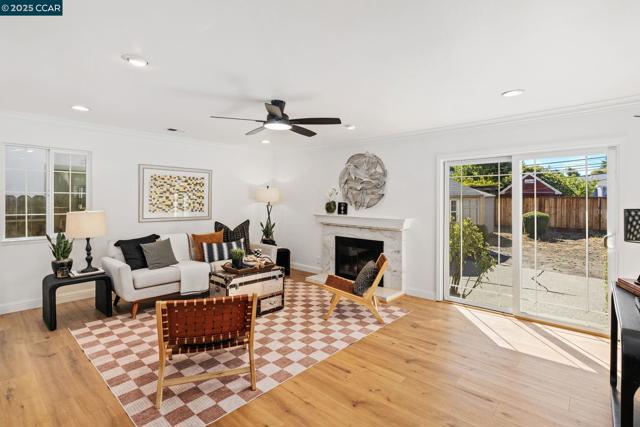 1950 Emerald St, Concord CA: https://media.crmls.org/mediaz/d0360832-0b13-41a9-89cc-a80359ed1d8c.jpg