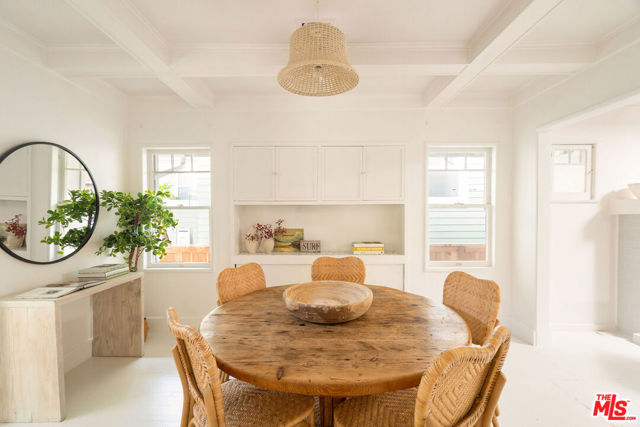 522 Altair Place, Venice CA: https://media.crmls.org/mediaz/d0375397-6e83-42b1-80d9-2d926e53ce95.jpg
