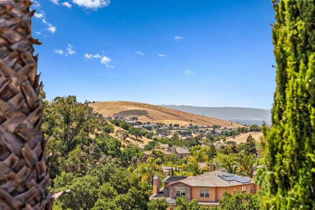 6261 Running Springs Road, San Jose CA: https://media.crmls.org/mediaz/d037f2b1-6c64-4614-9955-9d76d409ab9f.jpg