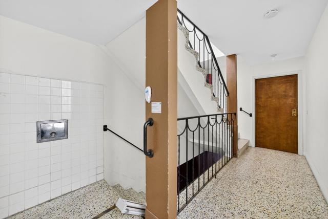 476 7th Avenue, San Francisco CA: https://media.crmls.org/mediaz/d0381158-1ff0-4146-8d96-60f974d1afd1.jpg