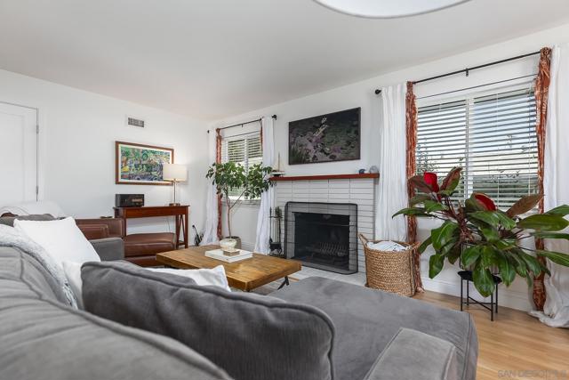 3581 Mount Abbey Ave, San Diego CA: https://media.crmls.org/mediaz/d0388f46-2fe1-4067-bd04-fbce0e15190a.jpg