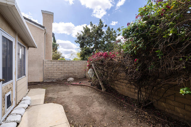 1475 Clayton Way, Simi Valley CA: https://media.crmls.org/mediaz/d0391830-ab68-45b8-be95-f1480a5f6a0c.jpg
