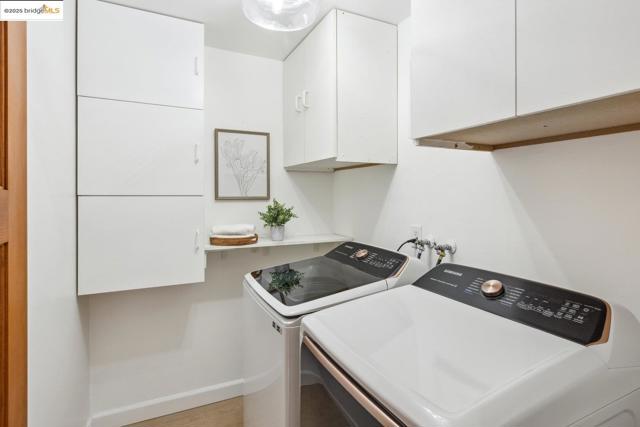 128 Alamo Sq, Alamo CA: https://media.crmls.org/mediaz/d0394af1-e77f-44f2-9f5c-58cf45c43168.jpg