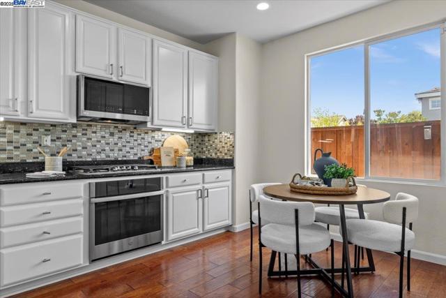 4775 Mahogany St, Dublin CA: https://media.crmls.org/mediaz/d039686d-1d87-4b0d-93a2-bb799ecd82be.jpg