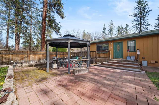 121 Wellock Road, Lewiston CA: https://media.crmls.org/mediaz/d0398759-69ac-44ff-8cf2-c7065e3d4994.jpg