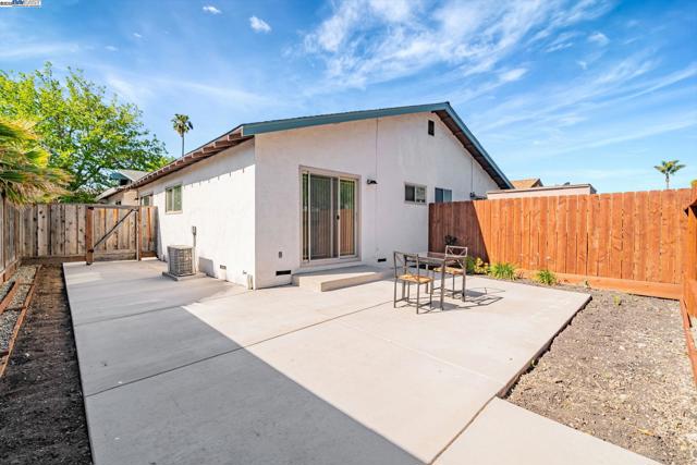 8629 Beverly Lane, Dublin CA: https://media.crmls.org/mediaz/d039bdea-9b68-400f-9c28-246b5eaefb3b.jpg