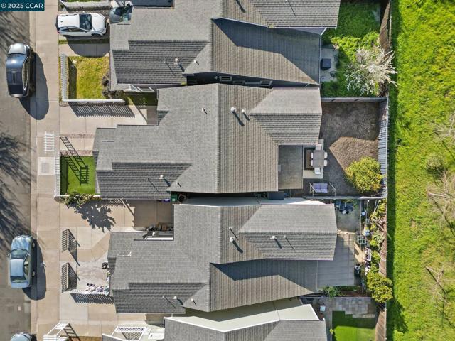 1627 Livingston Ln, Richmond CA: https://media.crmls.org/mediaz/d039d82c-405a-4698-91b9-4e09db7a4467.jpg