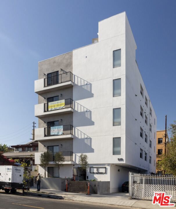 919 Harvard Boulevard #101