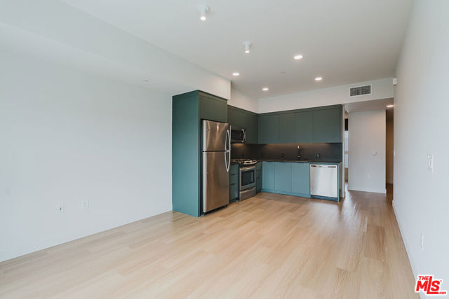 10601 Washington Boulevard, Culver City CA: https://media.crmls.org/mediaz/d03b92f0-aa0a-4763-b86b-601440b9849c.jpg