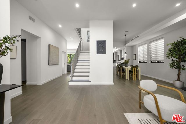 125 S Medio Drive, Los Angeles CA: https://media.crmls.org/mediaz/d03b9309-7332-49db-80ec-1b7375dba40f.jpg