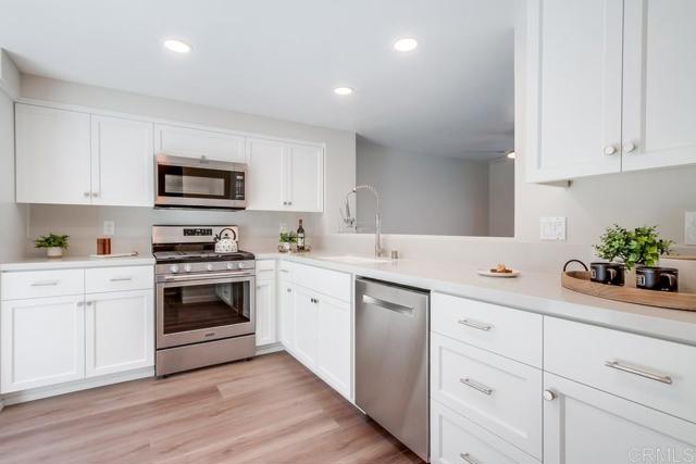 Detail Gallery Image 1 of 1 For 11033 Scripps Ranch Blvd, San Diego,  CA 92131 - 2 Beds | 2 Baths
