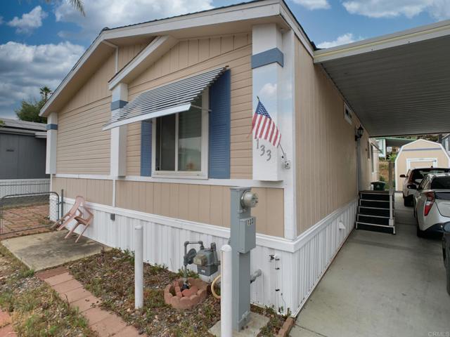 Home for Sale in Lakeside