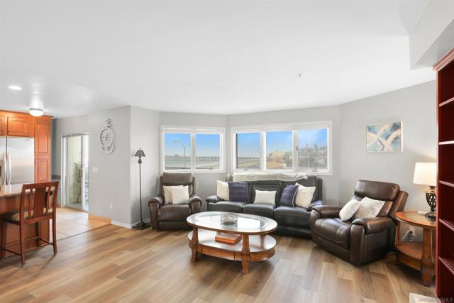 1100 Seacoast Dr, Imperial Beach CA: https://media.crmls.org/mediaz/d03c4d50-5ba6-44f2-8478-4cb4b76ad594.jpg