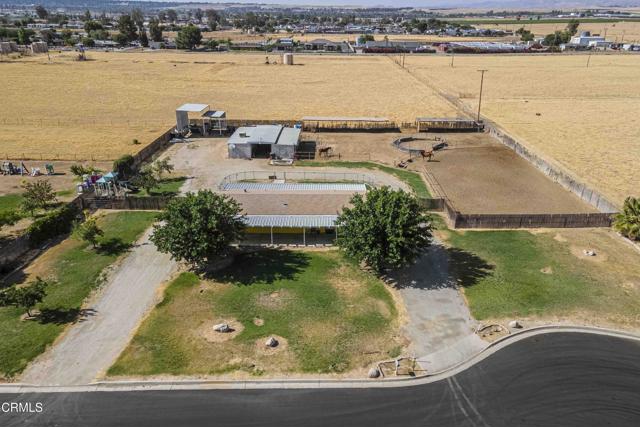 8600 Kattie Avenue, Bakersfield CA: https://media.crmls.org/mediaz/d03d8ec3-3787-431c-aa76-d1a6abae07e8.jpg