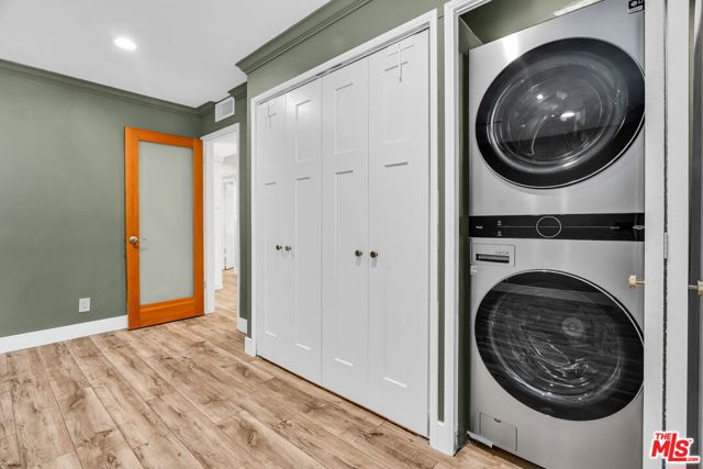 14106 Dickens Street, Sherman Oaks CA: https://media.crmls.org/mediaz/d03d928e-c005-47cc-8eeb-56231e5b86d0.jpg