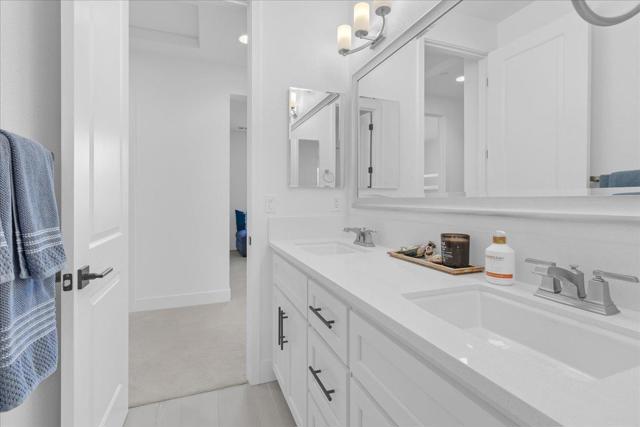 273 Skyview Drive, Marina CA: https://media.crmls.org/mediaz/d03d9420-08e7-4a3e-933b-e7d56351fe18.jpg