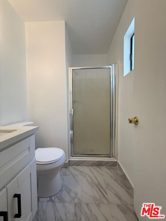 1038 Thompson Avenue, Glendale CA: https://media.crmls.org/mediaz/d03dbf5b-63f9-486c-a956-5fe7ec052b63.jpg