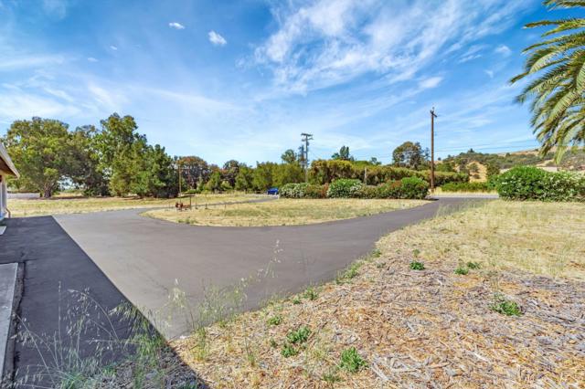 13560 Santa Teresa Boulevard, San Martin CA: https://media.crmls.org/mediaz/d03e4de5-c32e-4f5d-9461-ad962b303c4e.jpg