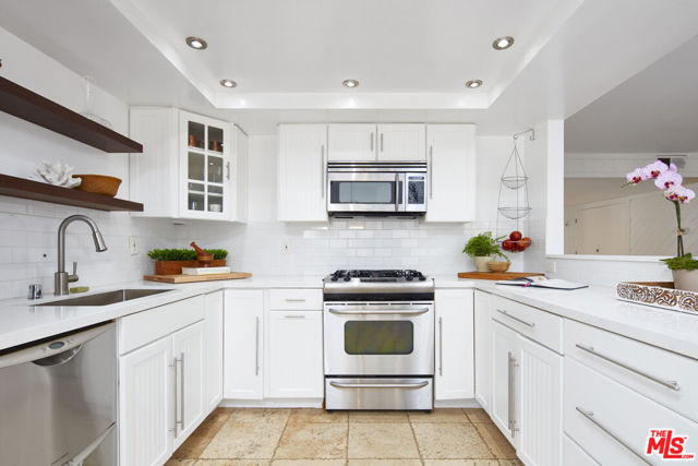 24 Westwind Street, Marina del Rey CA: https://media.crmls.org/mediaz/d03e6a7e-b566-4edf-8343-e556b0134fac.jpg