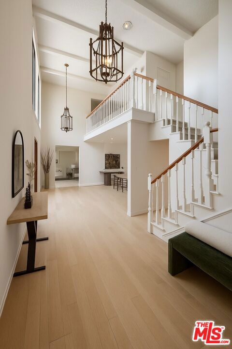 5136 Los Bonitos Way, Los Angeles CA: https://media.crmls.org/mediaz/d03ecb8f-3087-4cc4-97b2-625d2a6d5e24.jpg