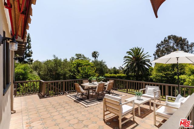 463 N Greencraig Road, Los Angeles CA: https://media.crmls.org/mediaz/d03ee5d1-6b31-4f8d-8391-e8a4f3d28e71.jpg