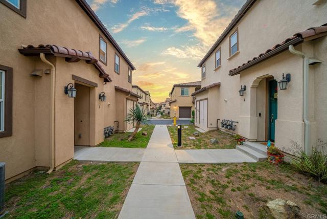 Detail Gallery Image 33 of 49 For 1711 Cal Orchid Pl #1,  Chula Vista,  CA 91913 - 2 Beds | 2 Baths