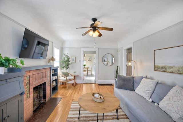 3670 Florida St, San Diego CA: https://media.crmls.org/mediaz/d04011d1-4f54-4d4f-b9fe-4785cc849fe8.jpg
