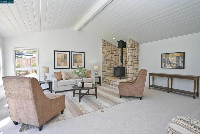 Image 11 of 48 For 342 Fenway Dr