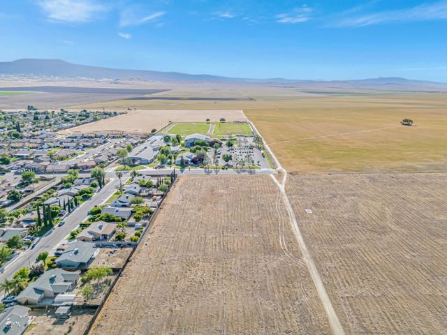 101 Amador Street, Avenal CA: https://media.crmls.org/mediaz/d042323e-201f-4074-9e57-ecff819fb86d.jpg