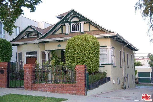 1126 West Boulevard, Los Angeles, California 90019, 7 Bedrooms Bedrooms, ,4 BathroomsBathrooms,Single Family Residence,For Sale,West,24405747