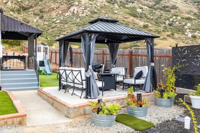 Detail Gallery Image 3 of 35 For 13510 Willow Rd, Lakeside,  CA 92040 - 2 Beds | 1 Baths