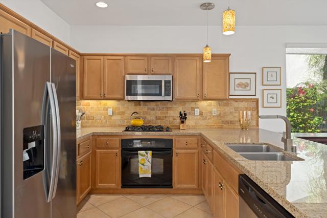 60505 Staghorn Drive, La Quinta CA: https://media.crmls.org/mediaz/d042b1ce-56e1-4b6c-b49a-c2dc4339a31f.jpg