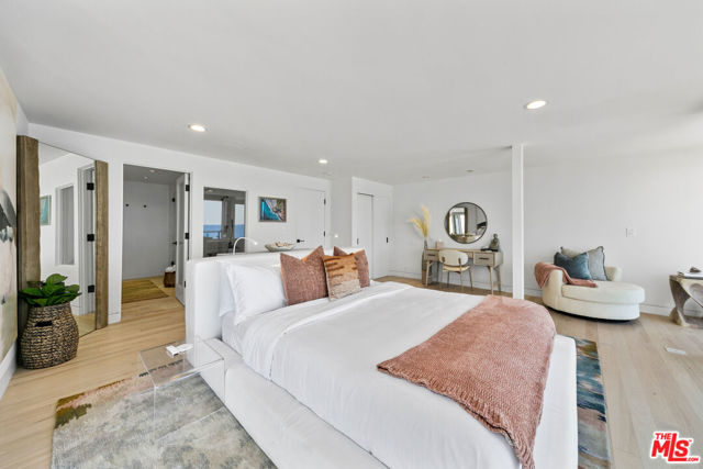 24928 Malibu Road, Malibu CA: https://media.crmls.org/mediaz/d0438ff7-3dab-431b-9dbc-ba0c1dc3a7fd.jpg