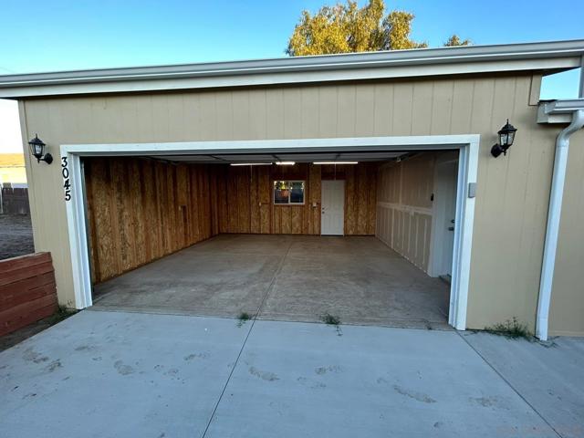 8975 Lamar St, Spring Valley CA: https://media.crmls.org/mediaz/d043981a-0c58-4eae-9eab-77009d93fe62.jpg