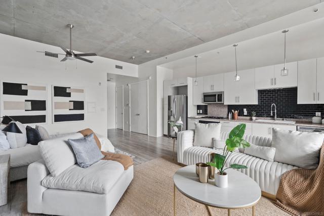 527 10th Ave, San Diego CA: https://media.crmls.org/mediaz/d04424ea-c9e9-491e-9e89-4b4a3df571d0.jpg