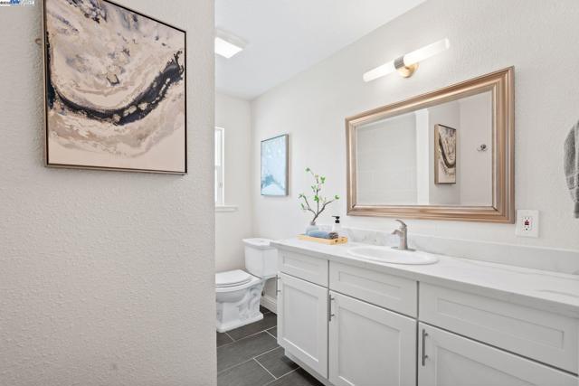 955 Maud Ave, San Leandro CA: https://media.crmls.org/mediaz/d0442d55-f189-44b8-a81e-56e6093435eb.jpg