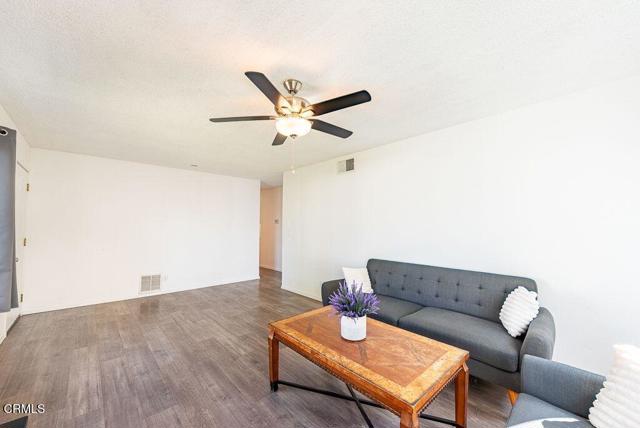 Detail Gallery Image 5 of 27 For 2250 N Goddard Ave, Simi Valley,  CA 93063 - 3 Beds | 2 Baths