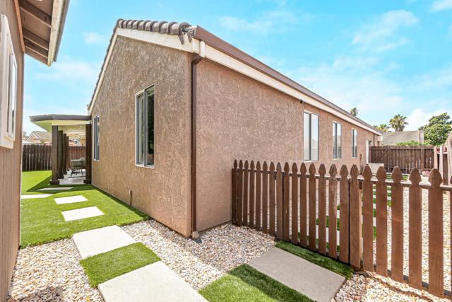 118 Edmeades Court, Oakley CA: https://media.crmls.org/mediaz/d048089f-8a6c-4df3-98b6-c002fe617cb1.jpg