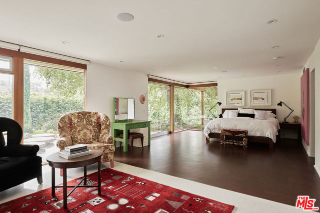 3970 Archdale Road, Encino CA: https://media.crmls.org/mediaz/d0480b50-809a-4f38-a460-87c291e8b261.jpg