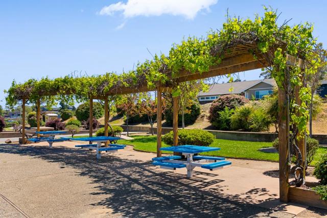 1548 Los Montes Drive, Burlingame CA: https://media.crmls.org/mediaz/d048904a-202a-4a51-be30-bfa10bf8bf8b.jpg